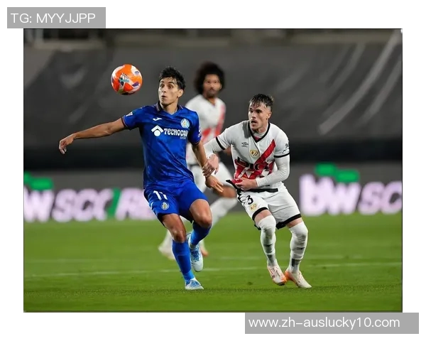 足坛最新动态：拜仁继续不败领跑曼城绝杀对手巴萨和AC米兰双双登顶